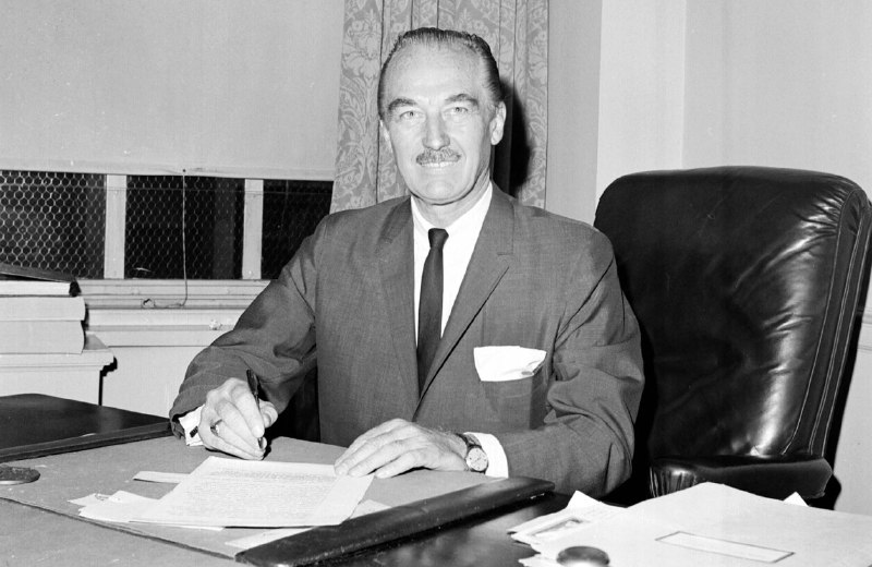 My father and mentor, Fred C. Trump!2026-07-05 20:25 UTCLink