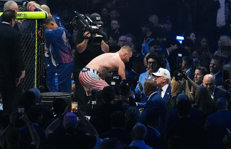 Justin Gaethje after his Big Victory, and attaining the UFC World Championship, at the front door of the White House. He is a Great Fighter! President DONALD J. TRUMP2026-07-05 20:59 UTCLink